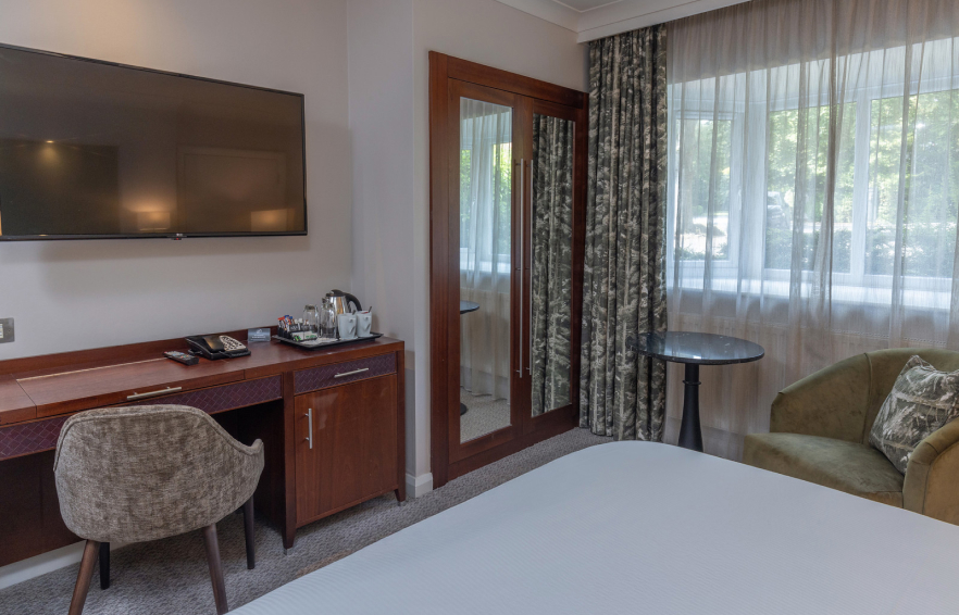 Carousel Desktop Classicaccessibledouble 05