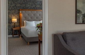 Carousel Desktop Kingsuite 05