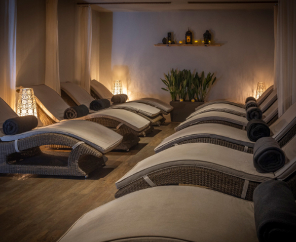 Desktop 01 Spa Service Carousel