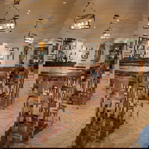 <p>THE LOUNGE BAR</p>