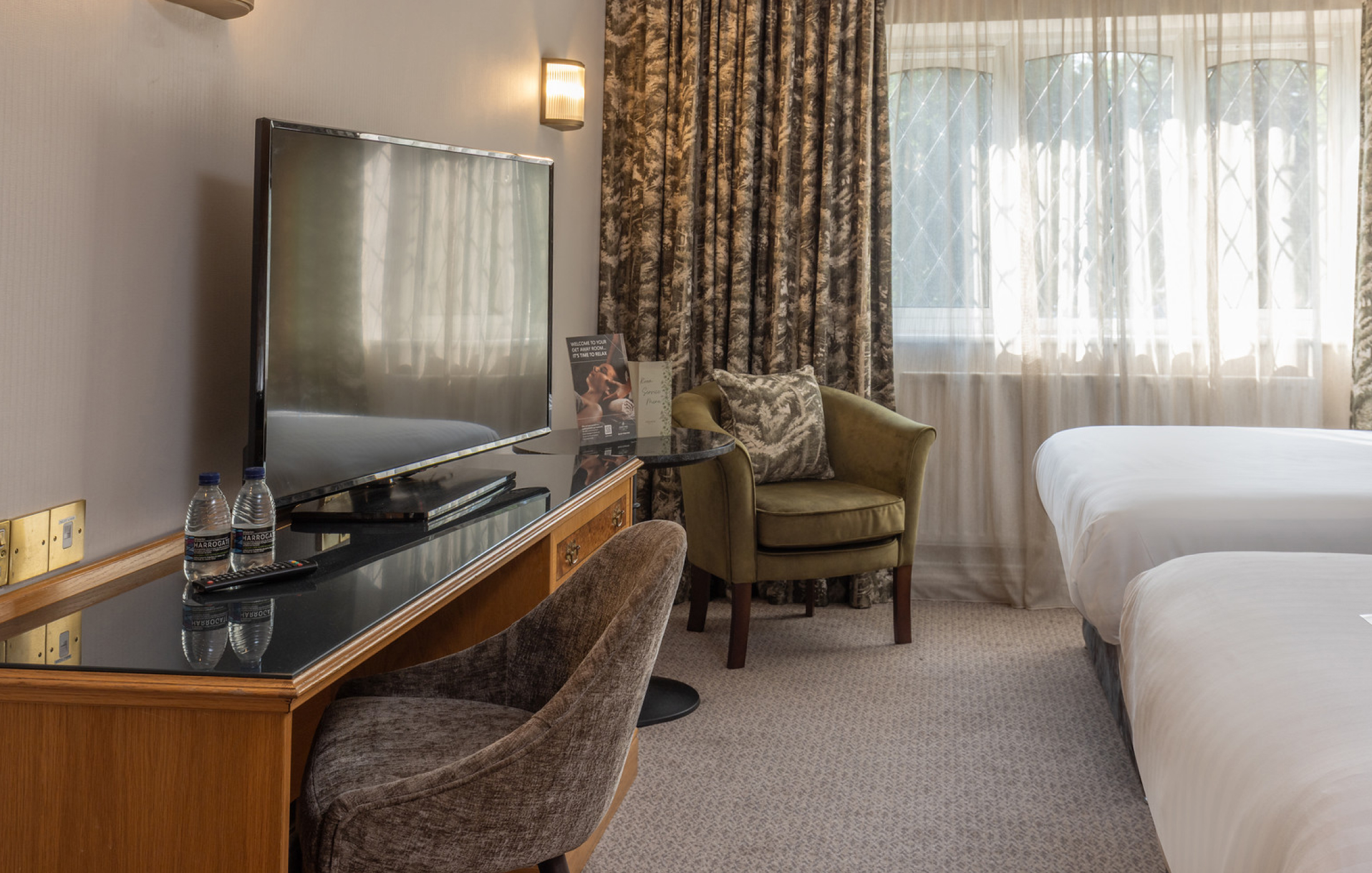 Deluxe Gallery X Deluxe Family 2