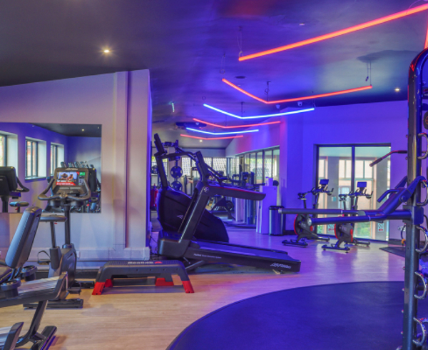 Desktop 01 Health Club Service Carousel